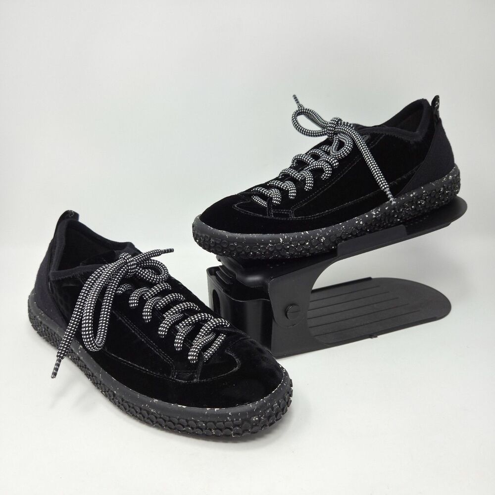 New OXS Womens Textured Black Velvet Lace Sneakers Size 7 Made in Italy